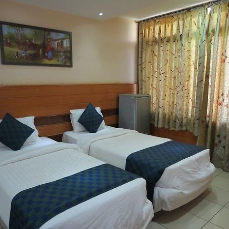 Hotel Rajsangam International Badami Extérieur photo